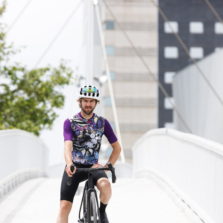 Star Pattern Aero Cycling Jersey with Bold Vibe – Cosmik Jersey