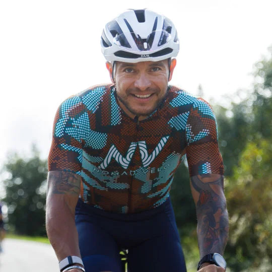 Red Pro Cycling Jersey for Fast Rides - Techwave Aero Jersey